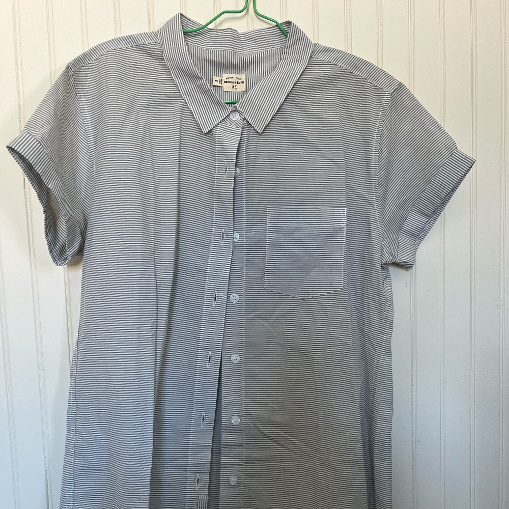 Bridge & Burn grey striped button down blouse
